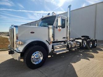 Peterbilt 589