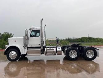 Peterbilt 589