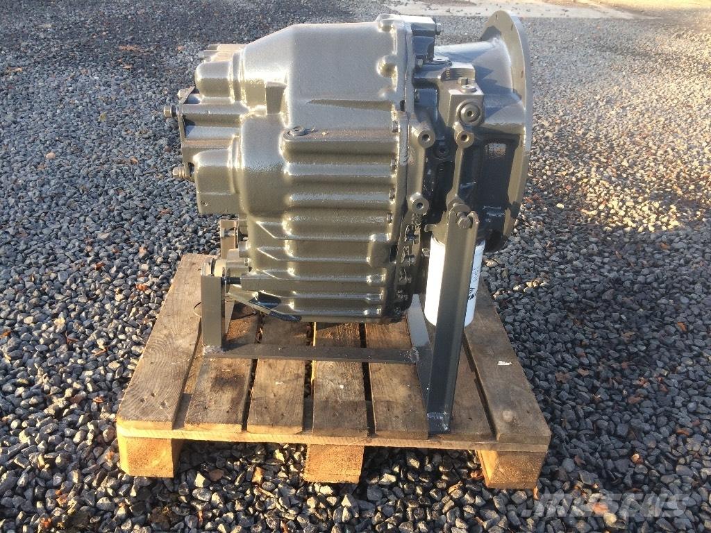 New Holland LB 115 Retrocargadoras