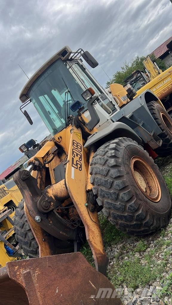 Liebherr L 538 Plataformas y cucharones