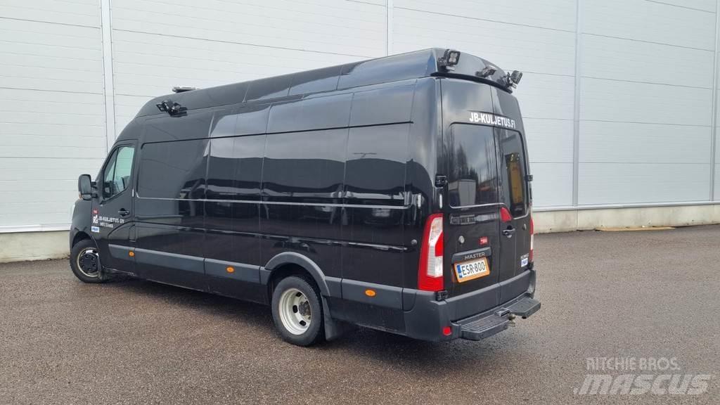 Renault Master Camiones con caja de remolque