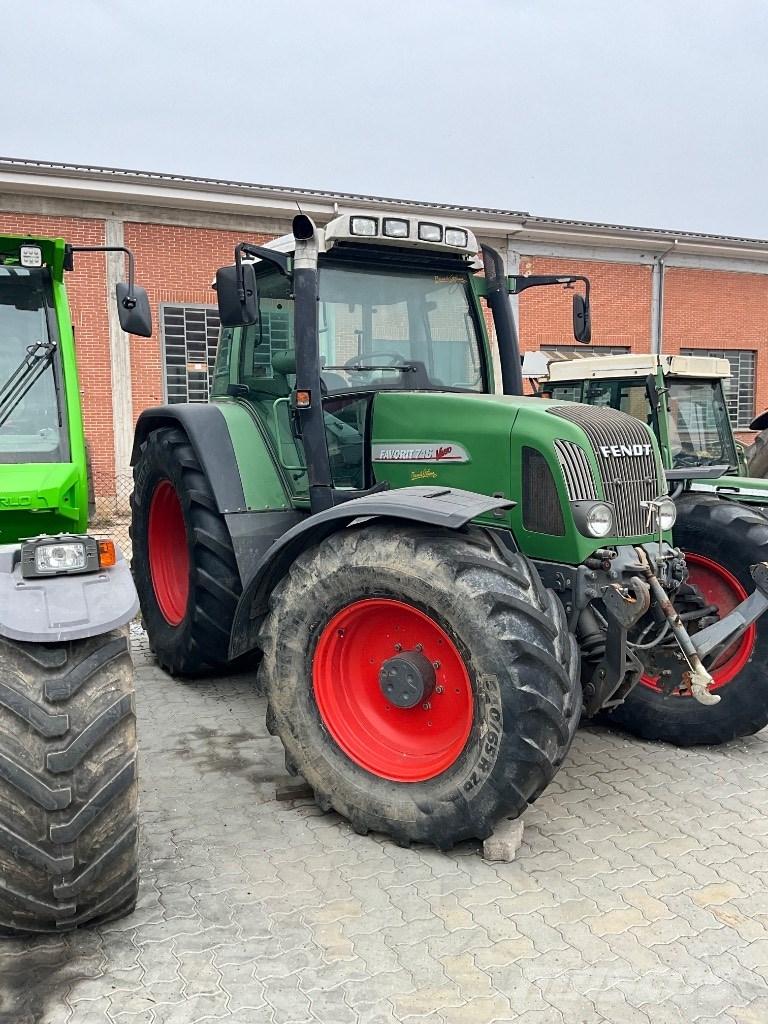 Fendt 716 Vario Tractores
