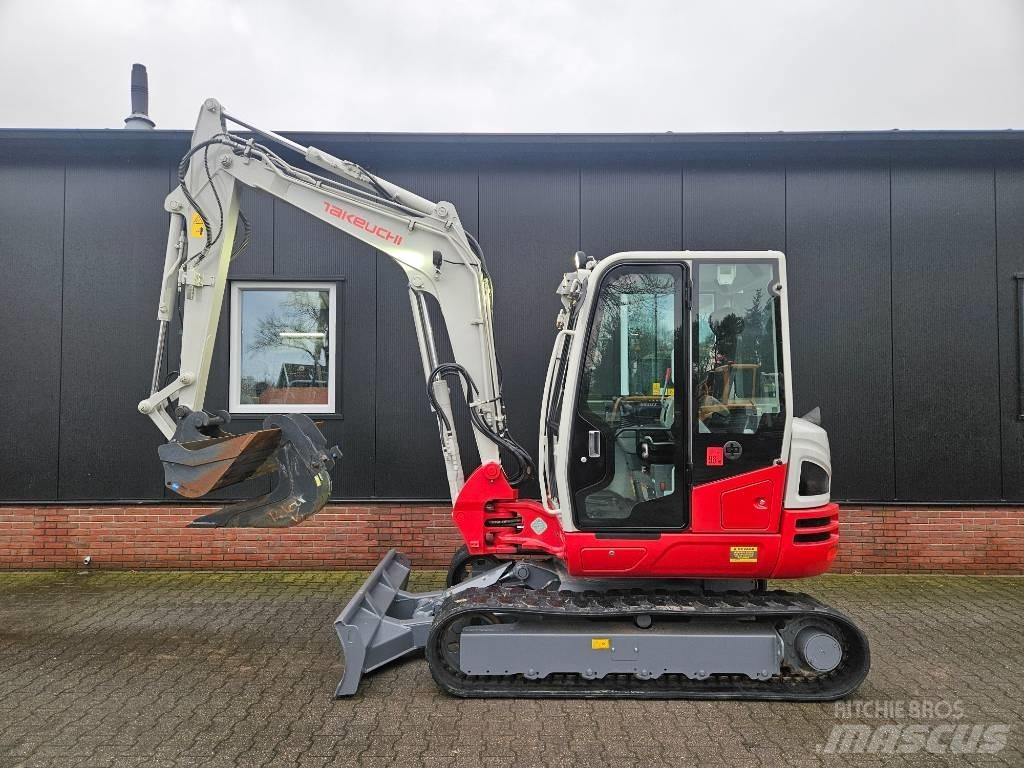 Takeuchi TB250-2 Manejadores de residuos industriales