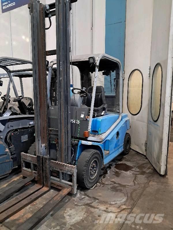 Cesab DRAGO HN 250 Camiones diesel