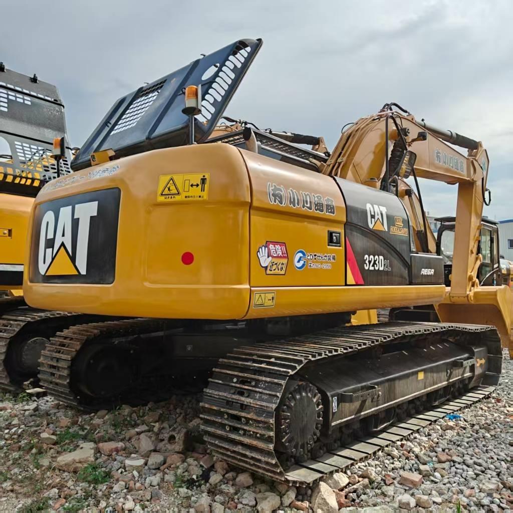 CAT 323D2 Excavadoras sobre orugas