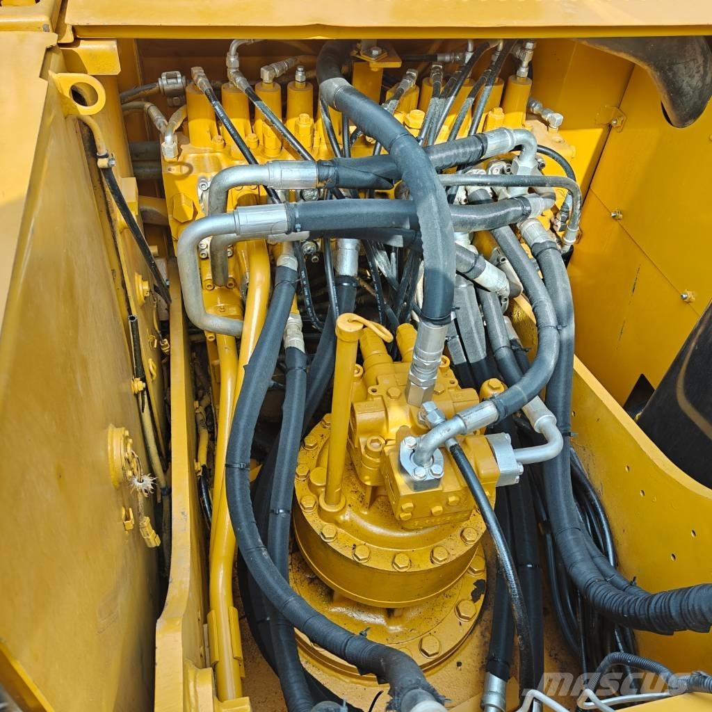 CAT 323D2 Excavadoras sobre orugas