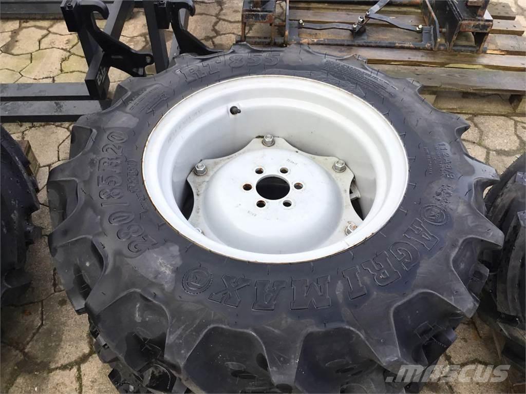 BKT 280/85R20 Ruedas