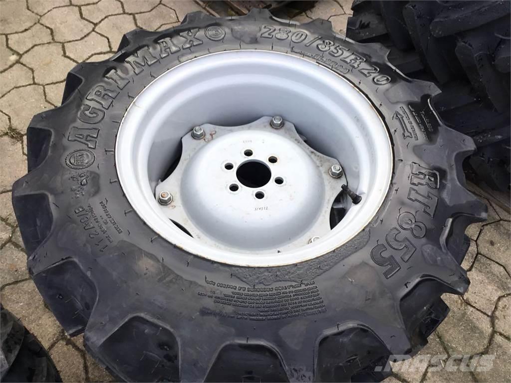 BKT 280/85R20 Ruedas