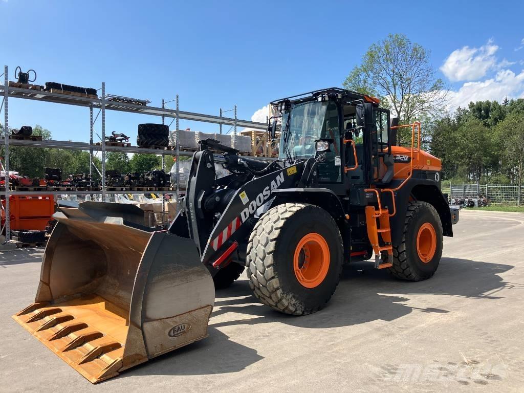 Doosan DL 320-7 Cargadoras sobre ruedas