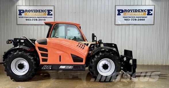 JLG 823 Carretillas telescópicas