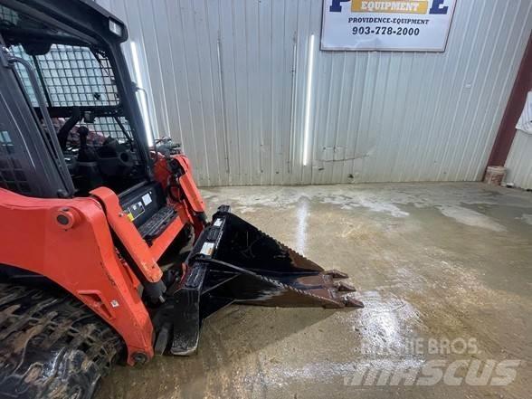 Kubota UB25 Cucharones