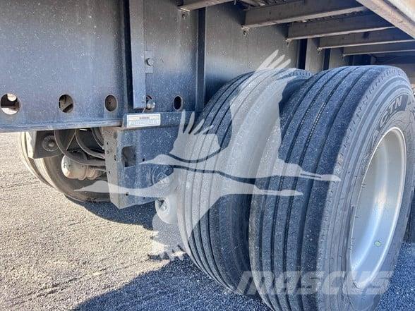 Utility 4000AE Semirremolques de plataformas planas/laterales abatibles