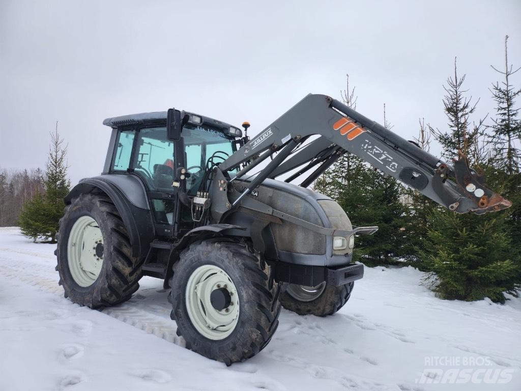 Valtra M 120 Tractores