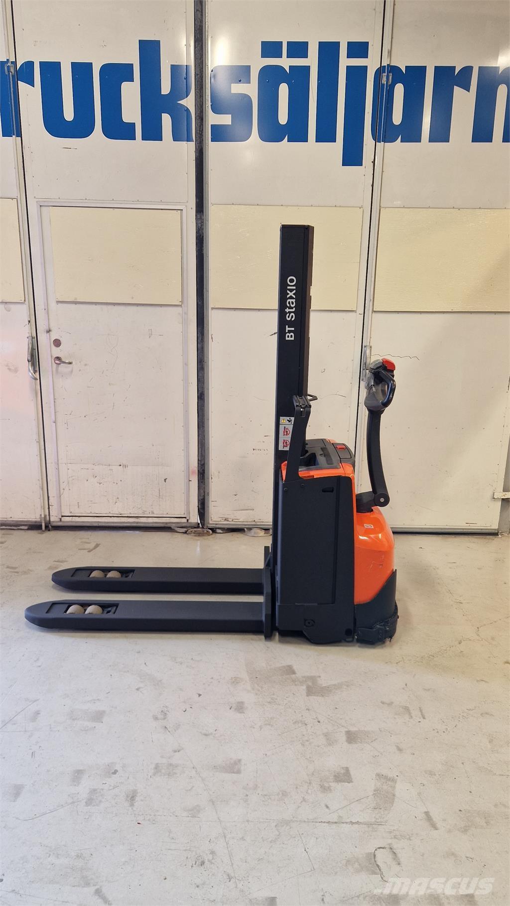 Toyota SWE080L Apiladoras eléctricos