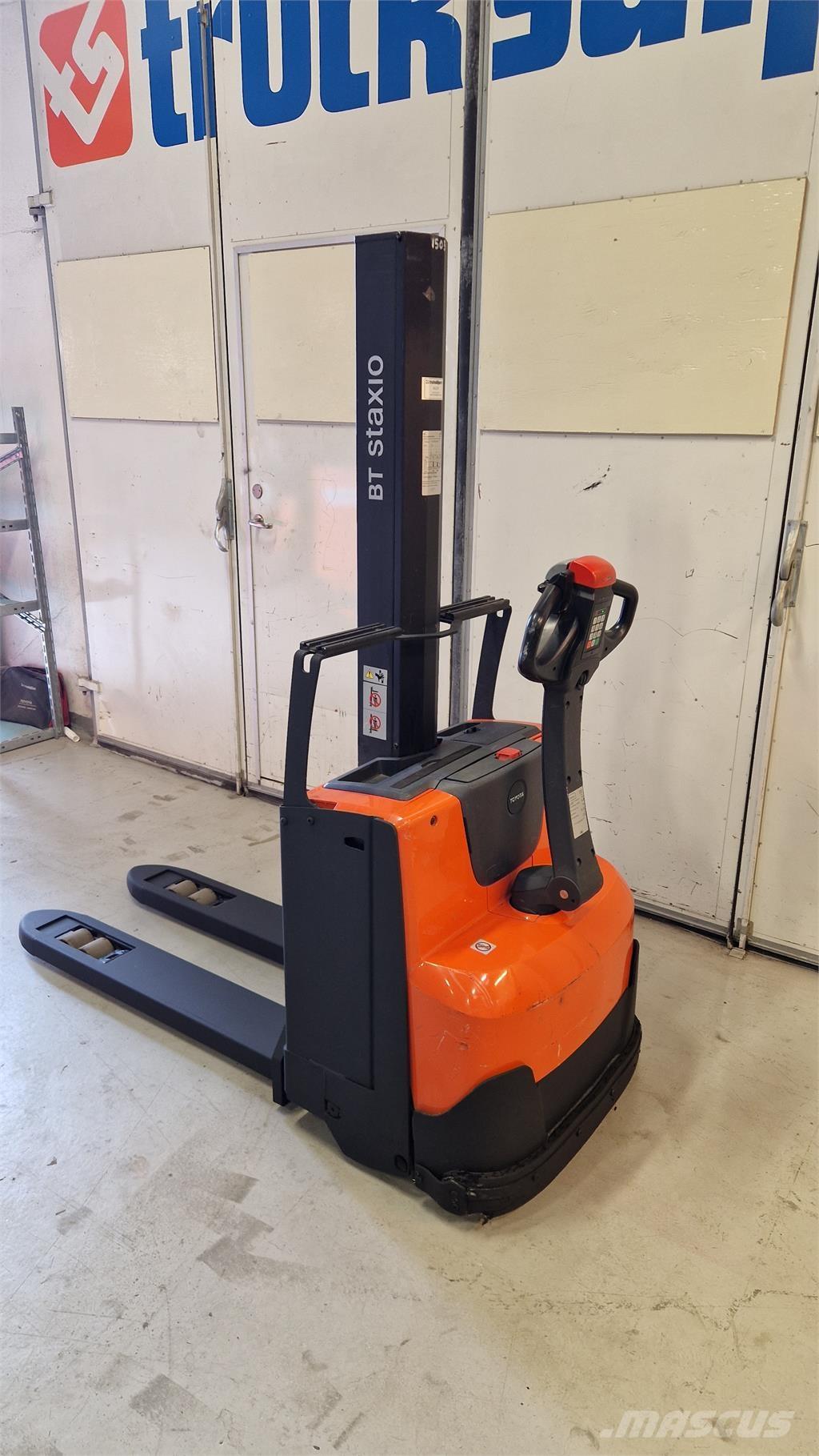 Toyota SWE080L Apiladoras eléctricos