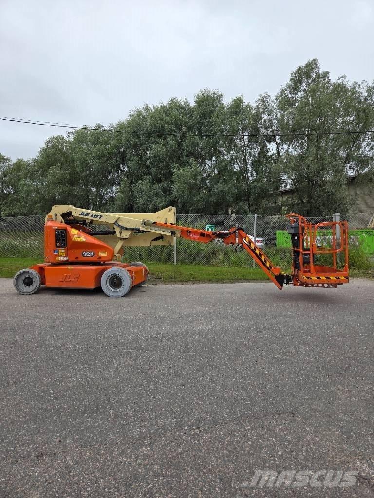 JLG E 400 AJPN Plataformas con brazo de elevación manual