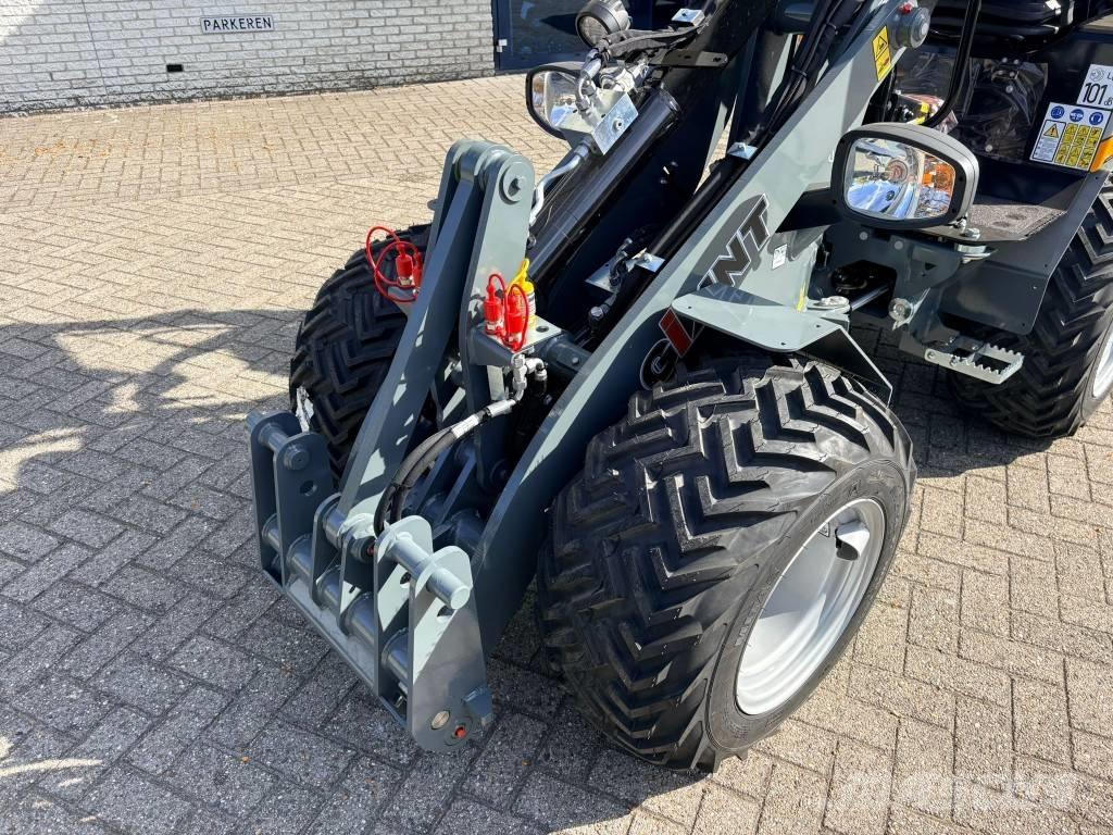 Giant G2300HD Xtra Minicargadoras