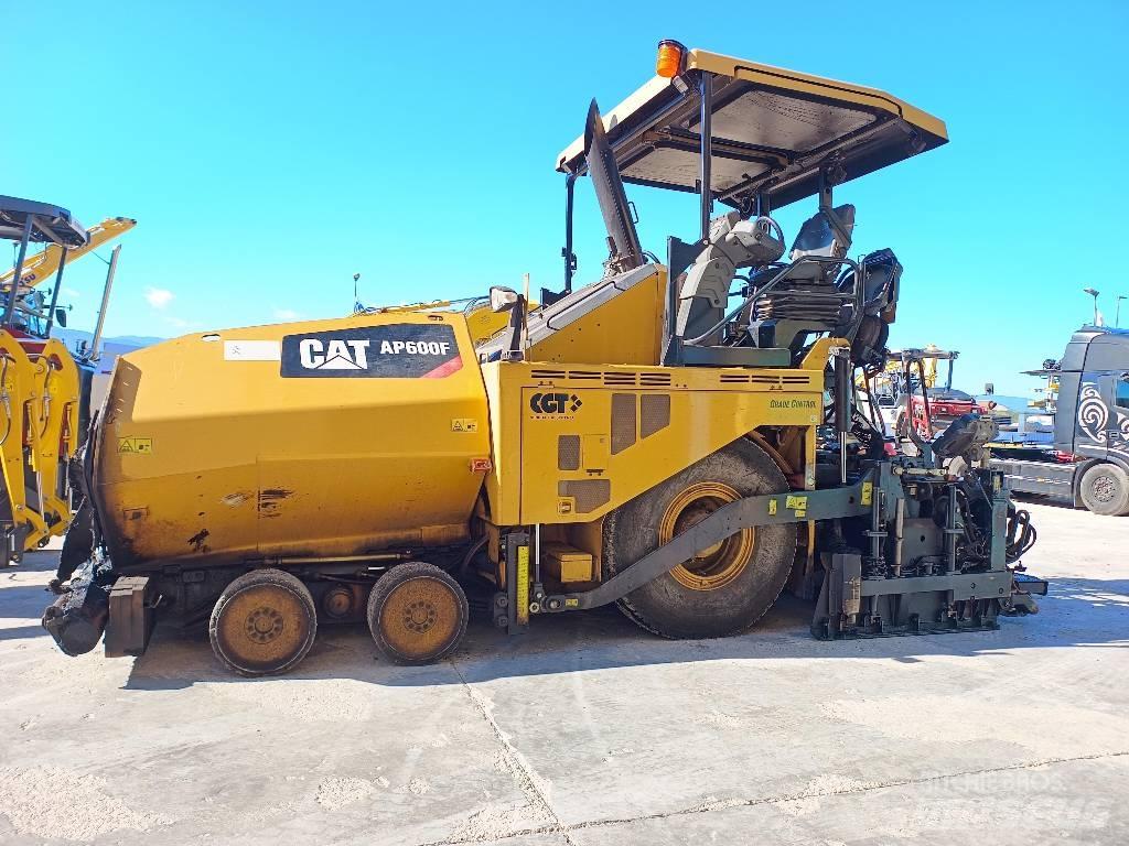 CAT AP 600F Asfaltadoras