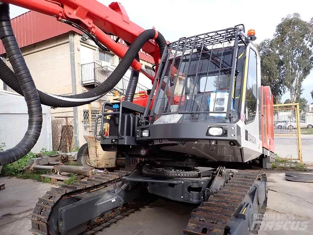 Sandvik DX800 Perforadora de superficie