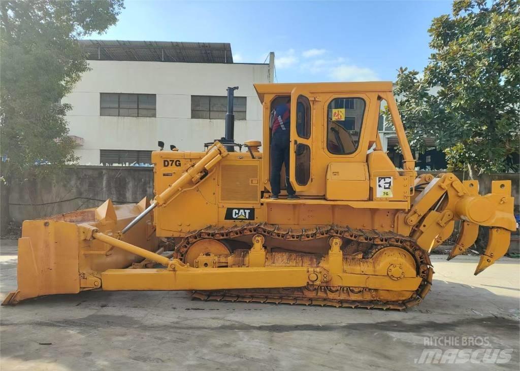 CAT D7G Buldozer sobre oruga