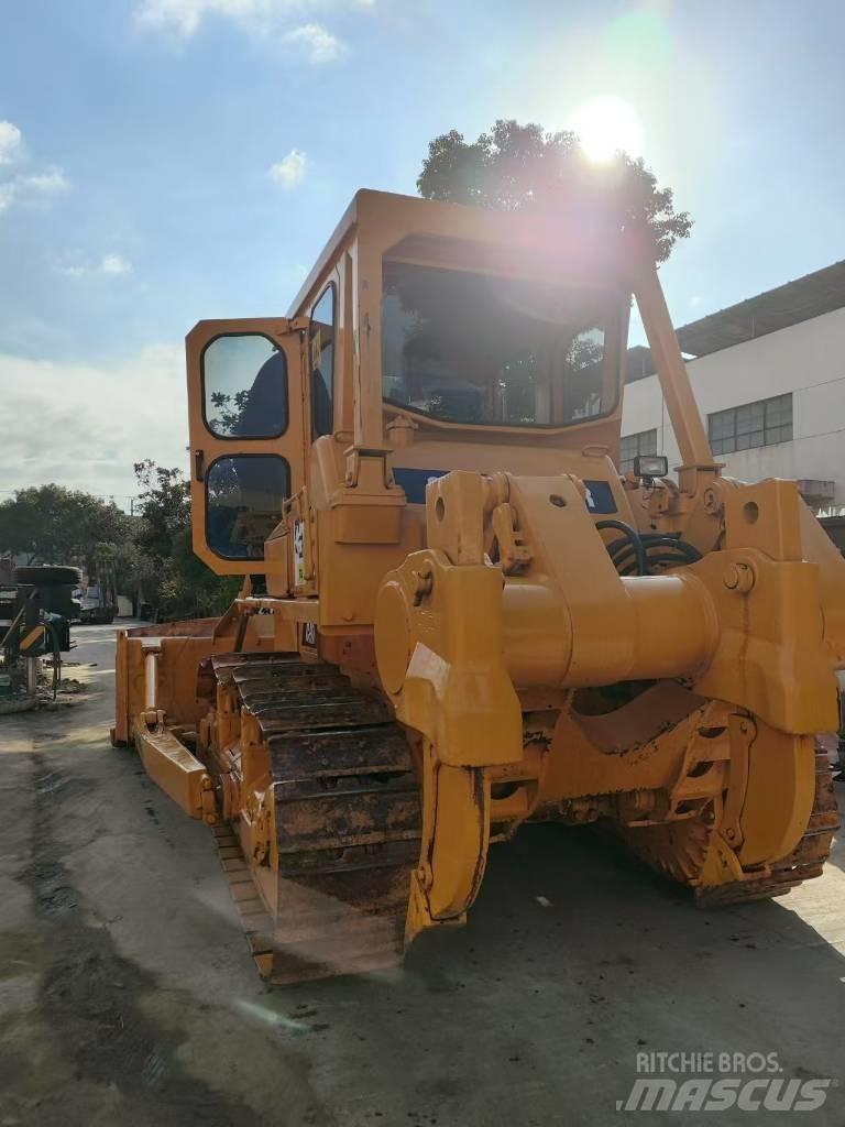 CAT D7G Buldozer sobre oruga