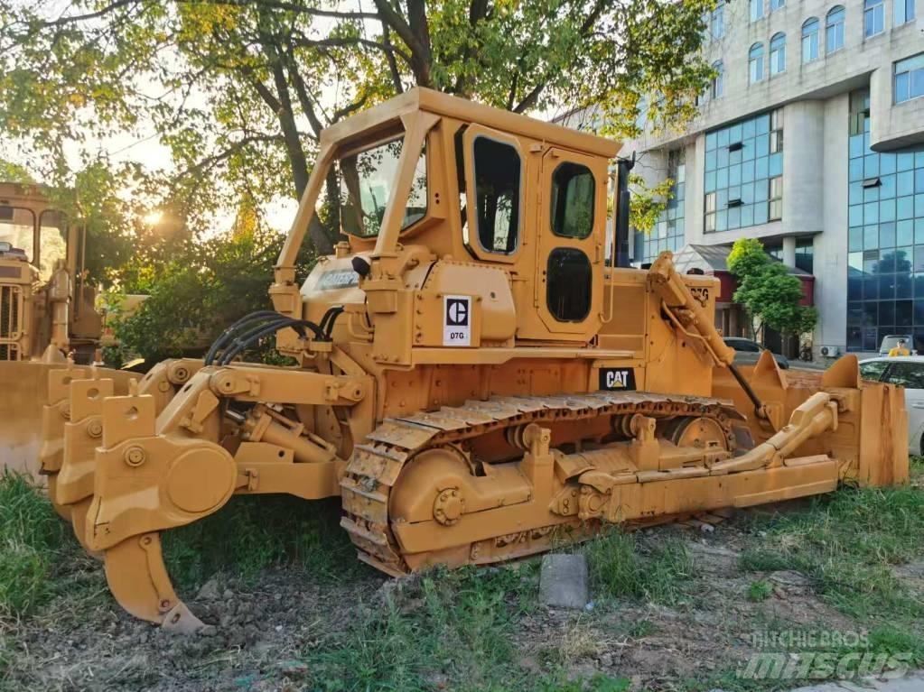 CAT D7G Buldozer sobre oruga