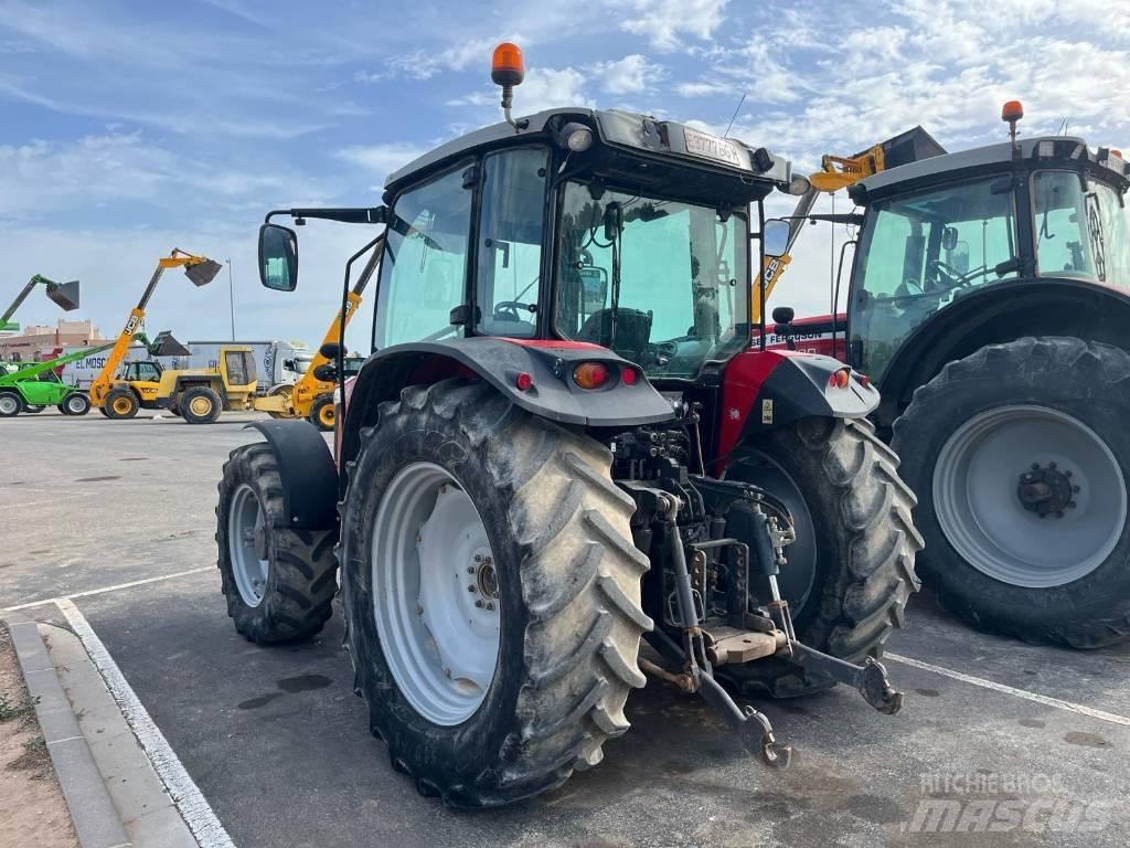 Massey Ferguson 5711 Tractores