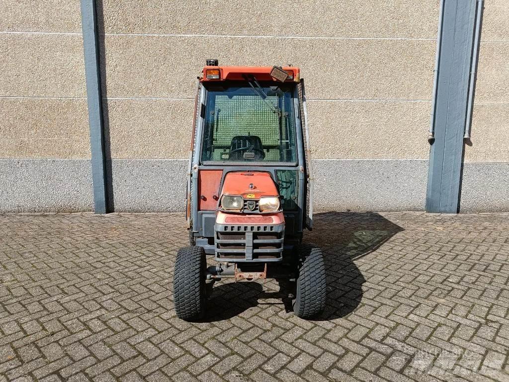 Kubota B2400 Otros