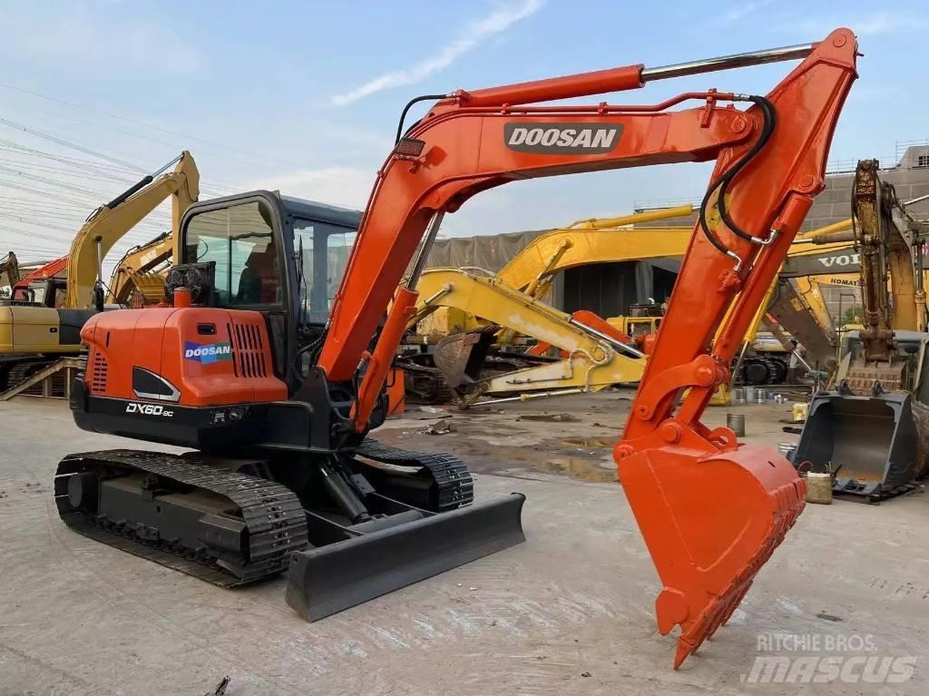 Doosan DX60 Excavadoras sobre orugas