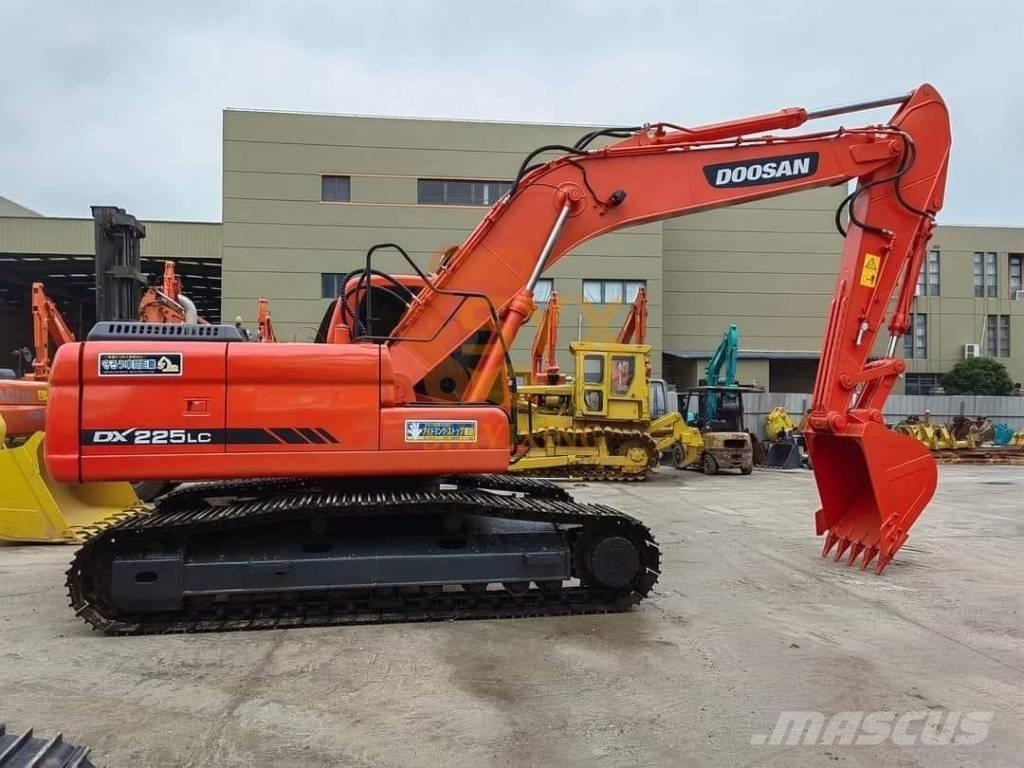 Doosan DX 225 LC Excavadoras sobre orugas