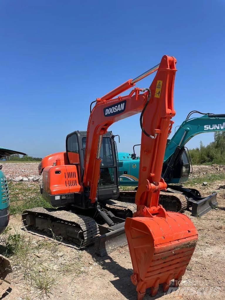 Doosan DX60 Excavadoras sobre orugas