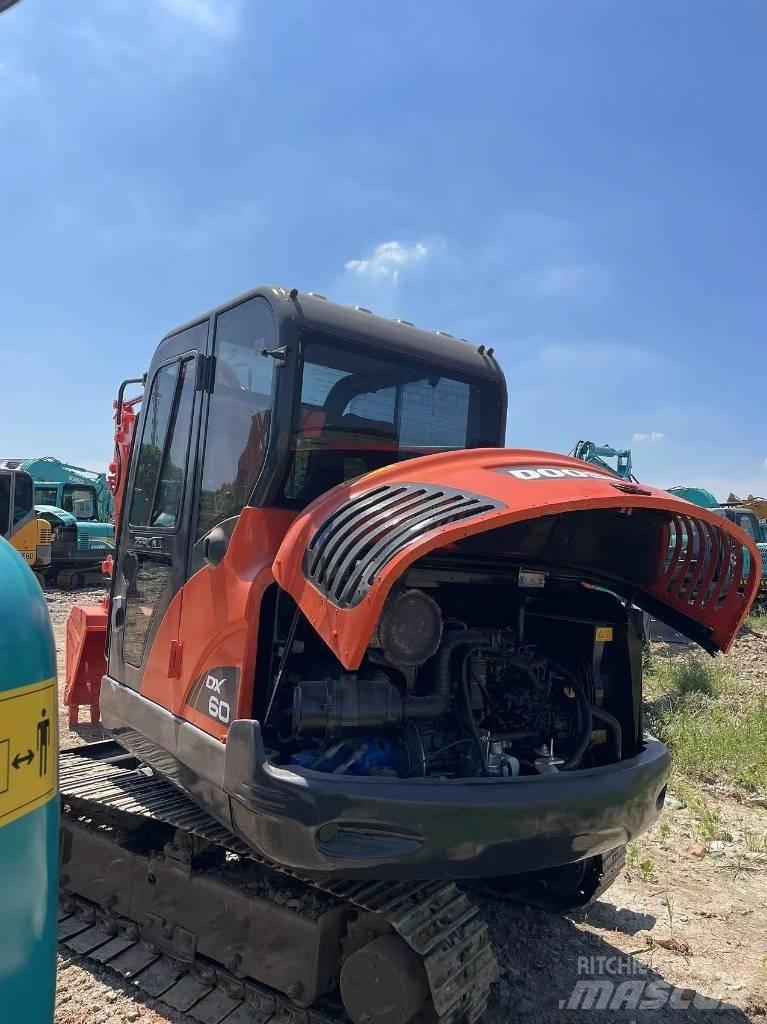 Doosan DX60 Excavadoras sobre orugas