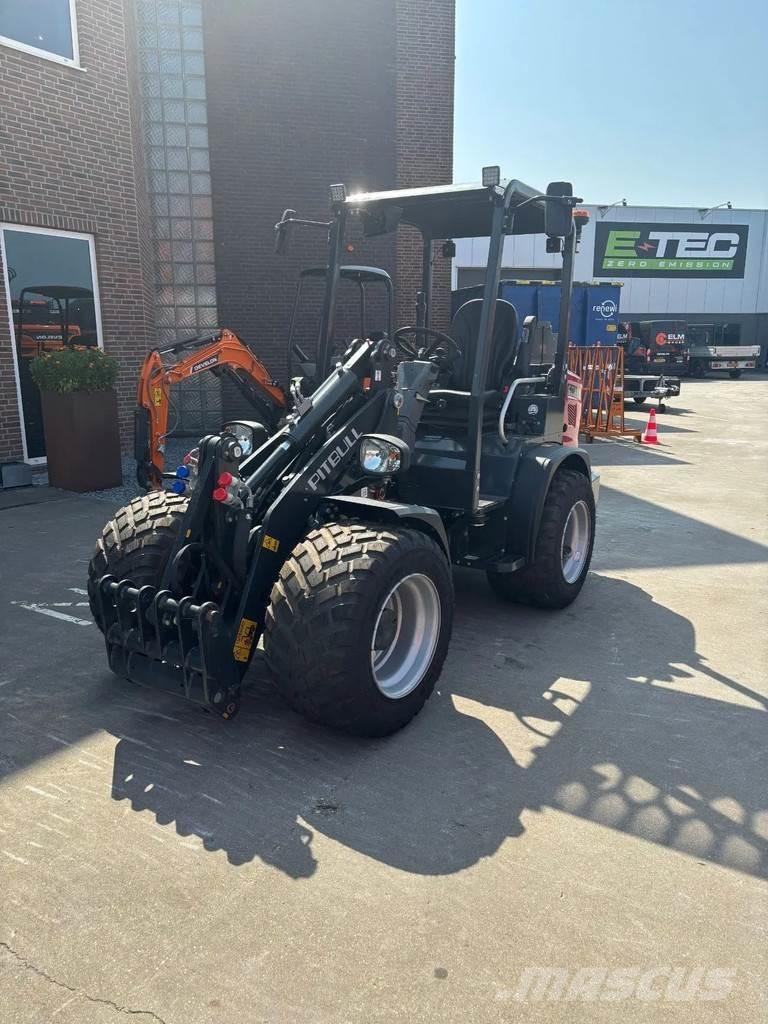 Pitbull XS28-45CRT Minicargadoras