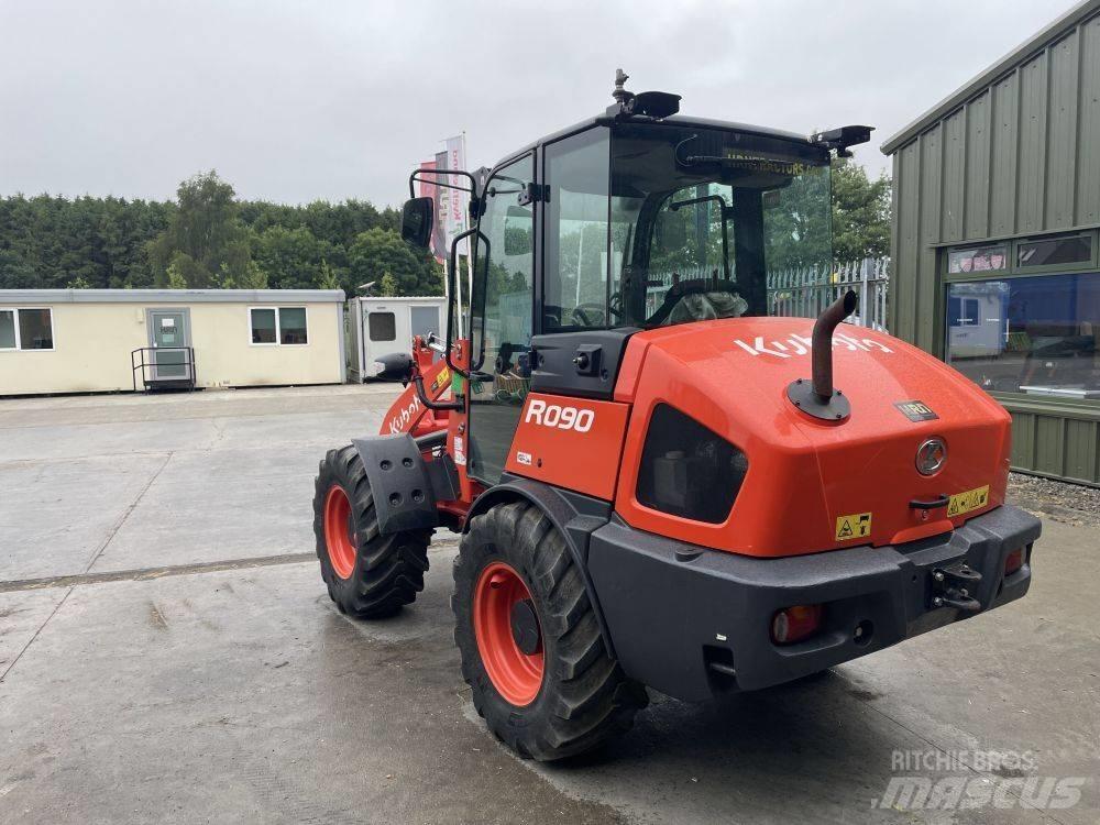 Kubota R 090 Cargadoras y excavadoras frontales