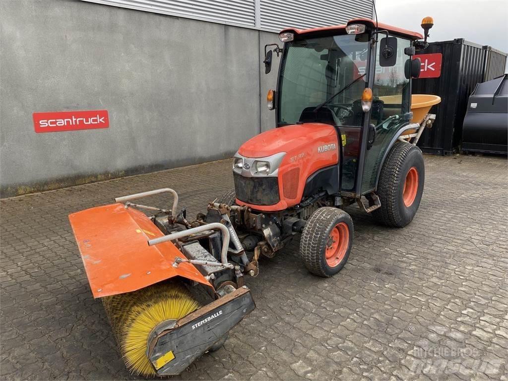 Kubota ST371 Tractores