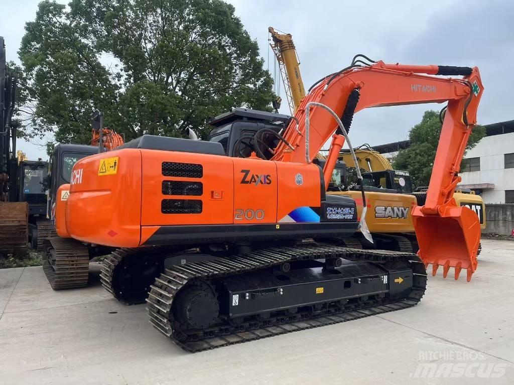 Hitachi ZX 200 Excavadoras sobre orugas