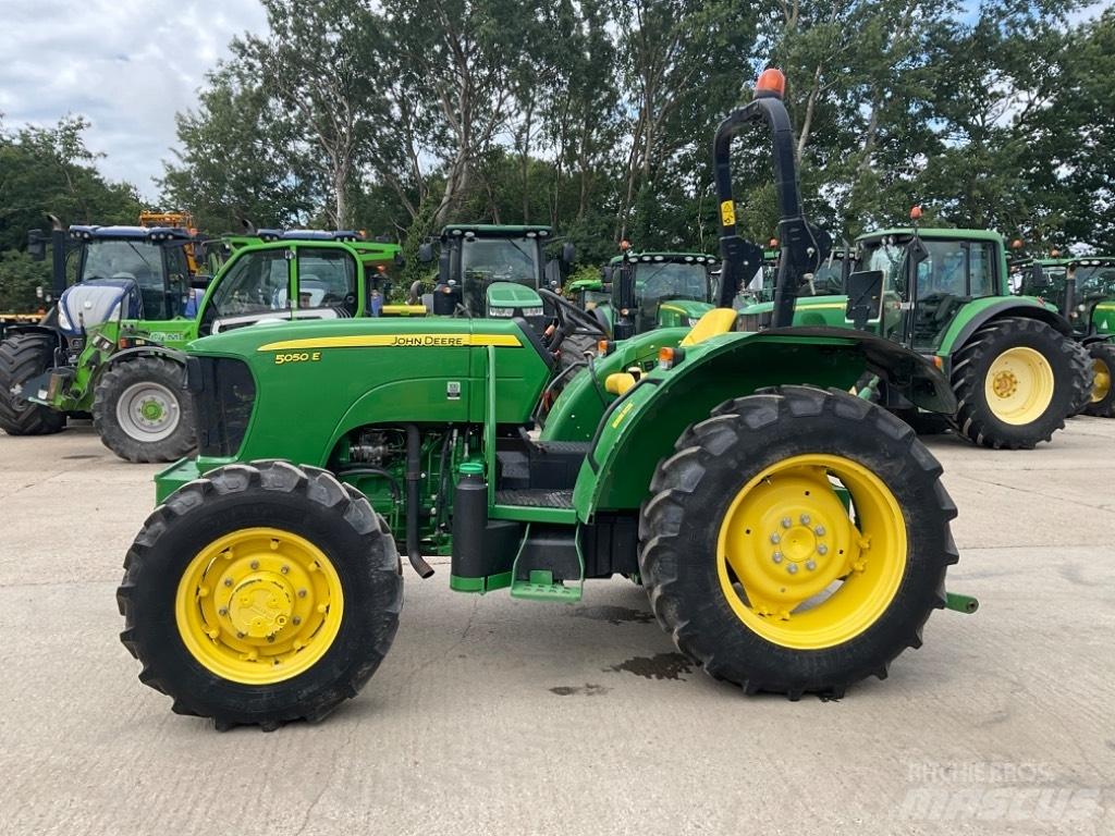 John Deere 5050E Tractores