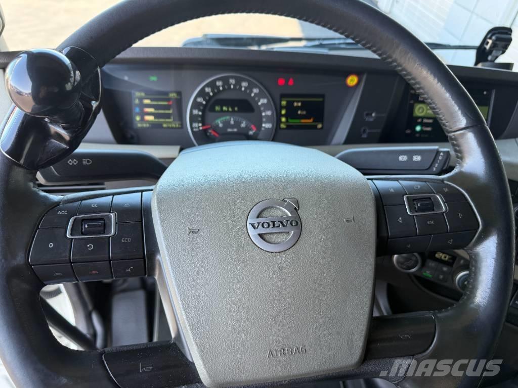 Volvo FH 540 6x2 Camiones con caja de remolque