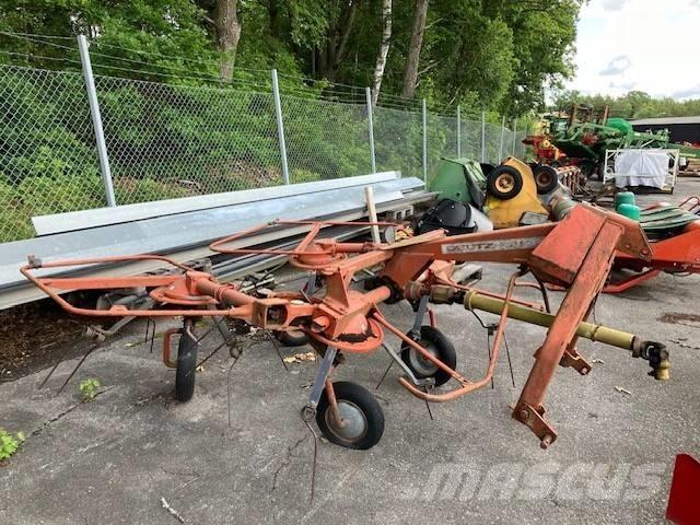 Deutz-Fahr KH400 DN Rastrilladoras y rastrilladoras giratorias