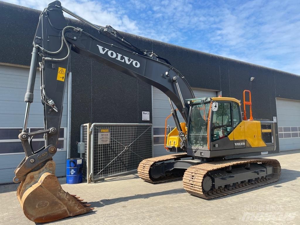 Volvo EC220E Excavadoras sobre orugas