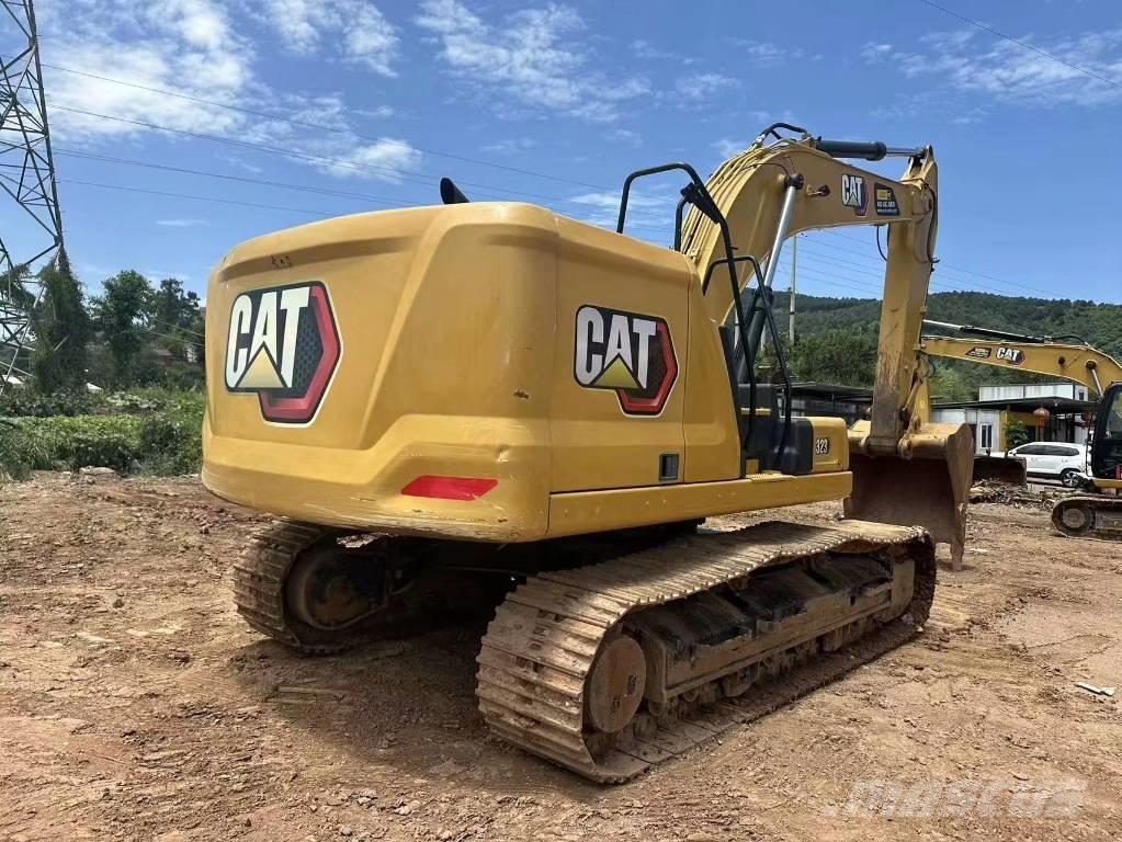 CAT 323 Excavadoras sobre orugas