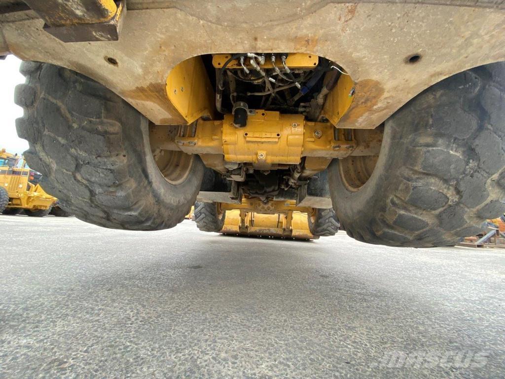 CAT 432F2 NVT Retrocargadoras