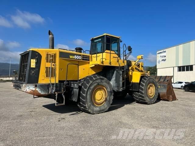 Komatsu WA 600-6 Cargadoras sobre ruedas