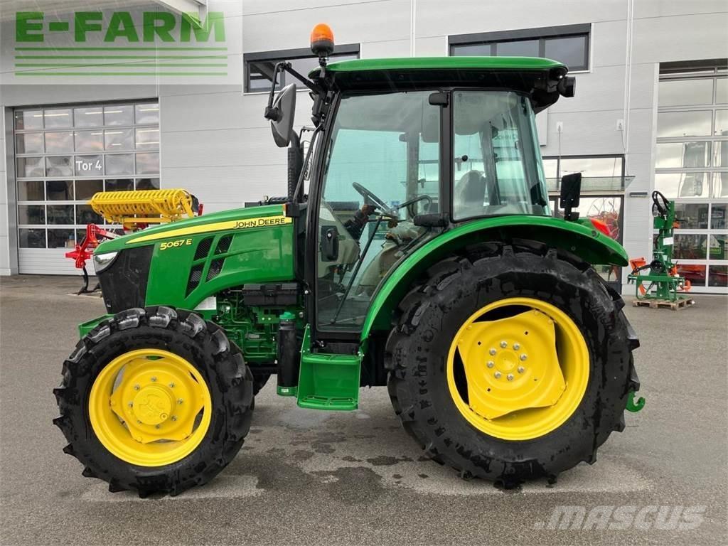 John Deere 5067E Tractores