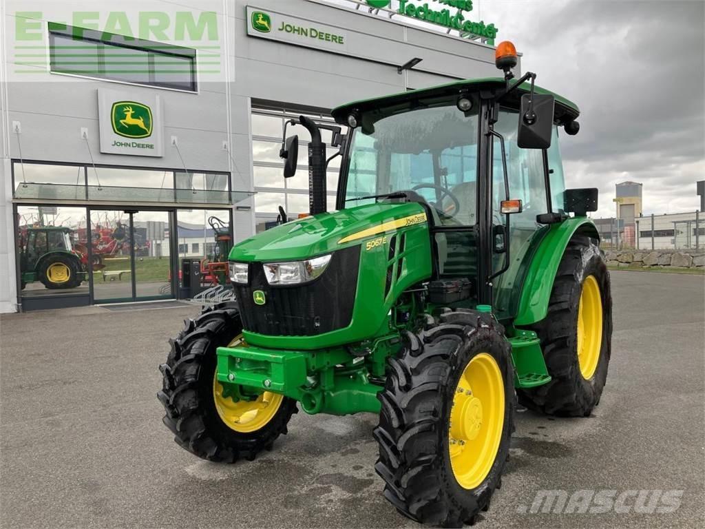 John Deere 5067E Tractores