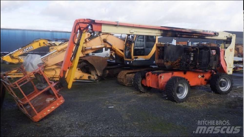 JLG 800 AJ Plataformas con brazo de elevación manual