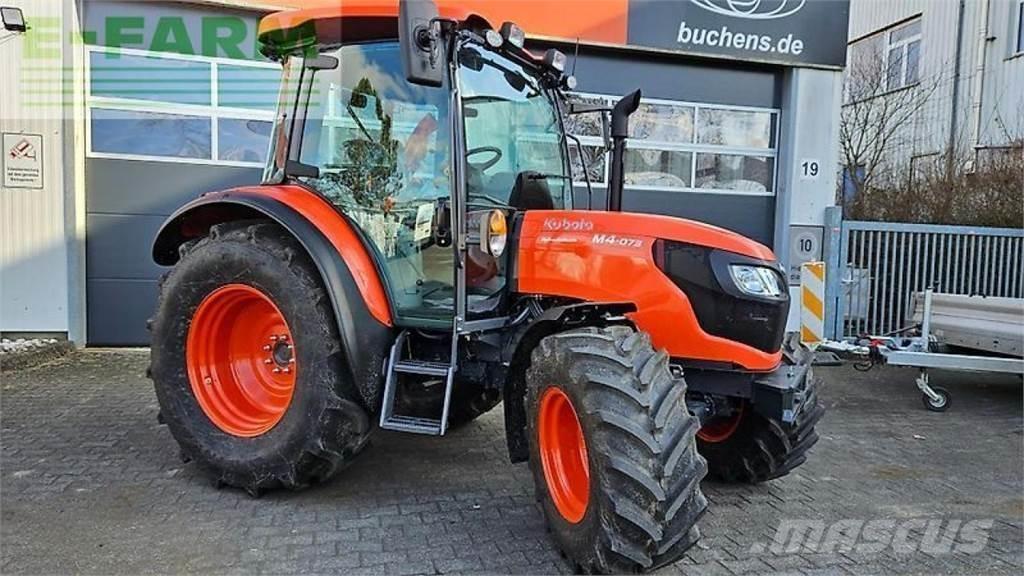 Kubota m4-073 cab Tractores