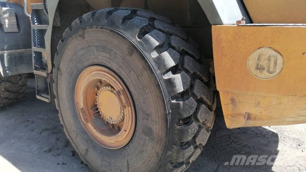 Liebherr L 564     2+2 Cargadoras sobre ruedas