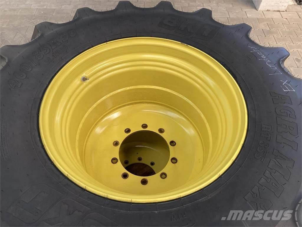 BKT 460/85R30 Ruedas