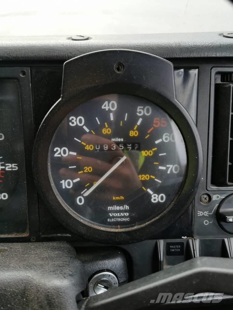 Bronto 28-2-T1 Plataformas sobre camión